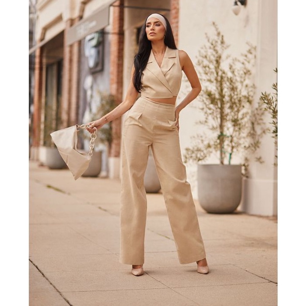 Nicole Williams English suit set